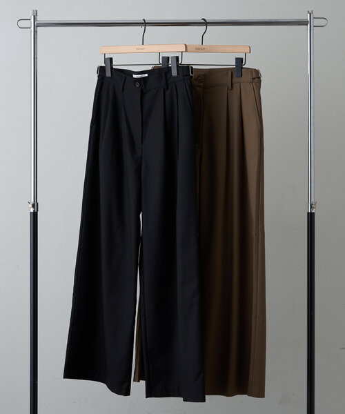 DISCOAT（ディスコート）の「【ユニセックス】アジャストベルト付きタックワイドパンツ（その他パンツ・レディース・モカ/ブラック・MEDIUM/LARGE）」の19枚目の写真