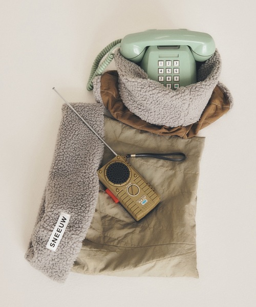 sneeuw(スニュウ)の「ウォッシュトキルティングネックウォーマー(ネックウォーマー/スヌード・レディース・グレー/ブラウン・ONESIZE)」の5枚目の写真