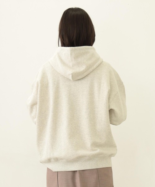 MILKFED.（ミルクフェド）の「ICING LOGO WIDE SWEAT HOODIE（パーカー・レディース・オートミール/チャコール/ネイビー・M/L）」の14枚目の写真