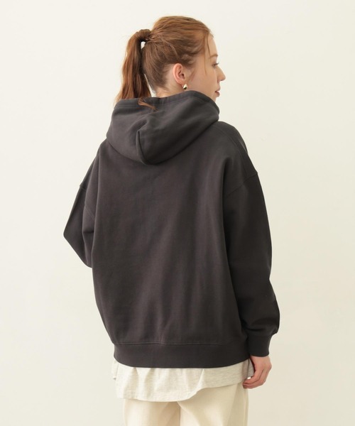 MILKFED.（ミルクフェド）の「ICING LOGO WIDE SWEAT HOODIE（パーカー・レディース・オートミール/チャコール/ネイビー・M/L）」の19枚目の写真