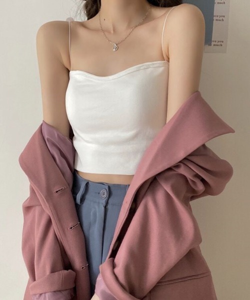COCOMOMO(ココモモ)の「【カラー展開あり】 カップ付きキャミソール 細紐 ショート丈 カップ付き キャミソール ブラトップ(キャミソール・レディース・ホワイト/ピンク/ブラック/ブルー/ダークグレー・FREE)」の2枚目の写真