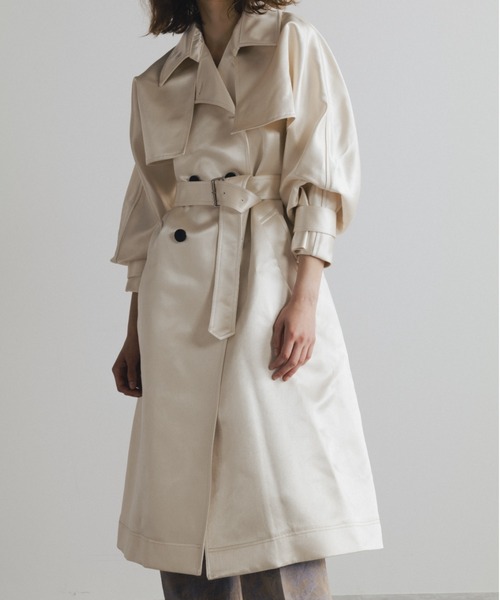 CINOH（チノ）の「BONDING ACETATE SATIN TRENCH COAT（トレンチコート・レディース・ブラック/アイボリー・36）」の3枚目の写真