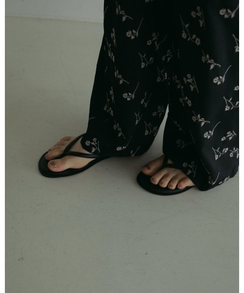anuke(アンヌーク)の「anuke Flower Jacquard Pants 62510717(その他パンツ・レディース・ブラウン/ネイビー・38/36)」の10枚目の写真
