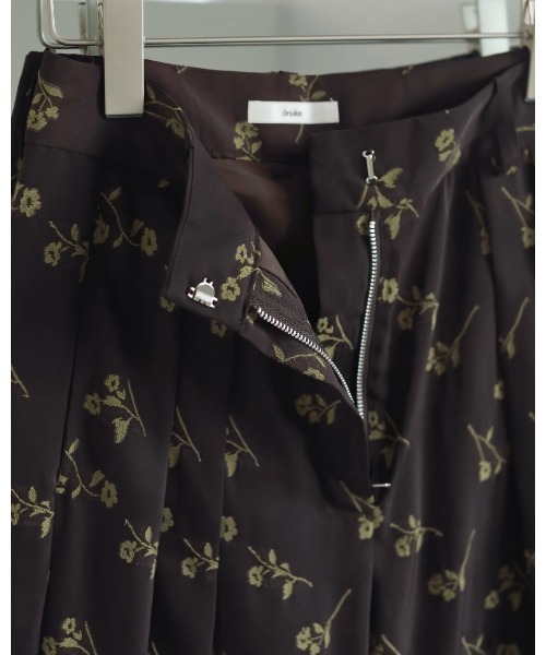 anuke(アンヌーク)の「anuke Flower Jacquard Pants 62510717(その他パンツ・レディース・ブラウン/ネイビー・38/36)」の13枚目の写真