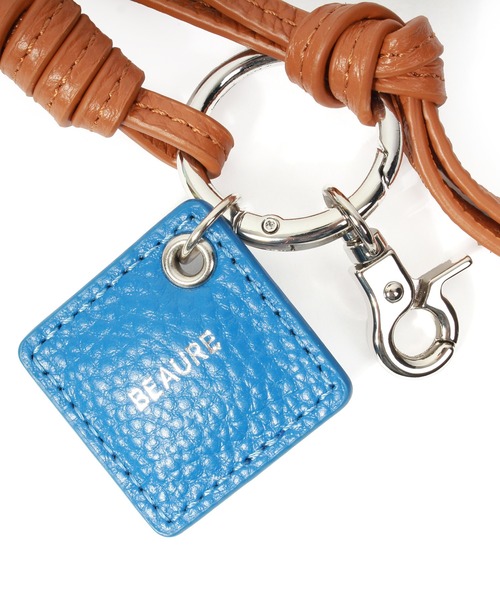 Beau're（ヴュレ）の「BEAURE Colored Leather Cord ストラップ（スマホグッズ・レディース・ラベンダー/ライム/キャメル/アイボリー/ブラック・FREE）」の7枚目の写真