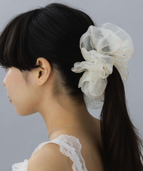 LA MUe(ラミュー)の「【LA MUE】オーガンジーフリルバナナクリップ(バレッタ/ヘアクリップ・レディース・ベージュ/ブラック/ピンク/ホワイト・FREE)」の6枚目の写真