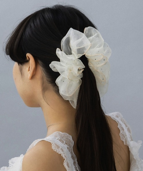 LA MUe(ラミュー)の「【LA MUE】オーガンジーフリルバナナクリップ(バレッタ/ヘアクリップ・レディース・ベージュ/ブラック/ピンク/ホワイト・FREE)」の7枚目の写真