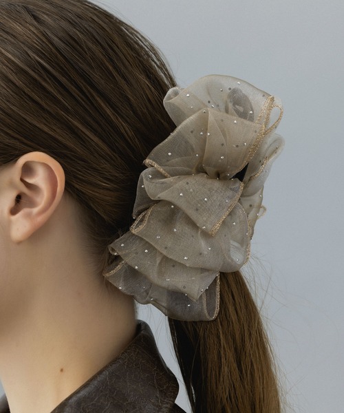 LA MUe(ラミュー)の「【LA MUE】オーガンジーフリルバナナクリップ(バレッタ/ヘアクリップ・レディース・ベージュ/ブラック/ピンク/ホワイト・FREE)」の13枚目の写真