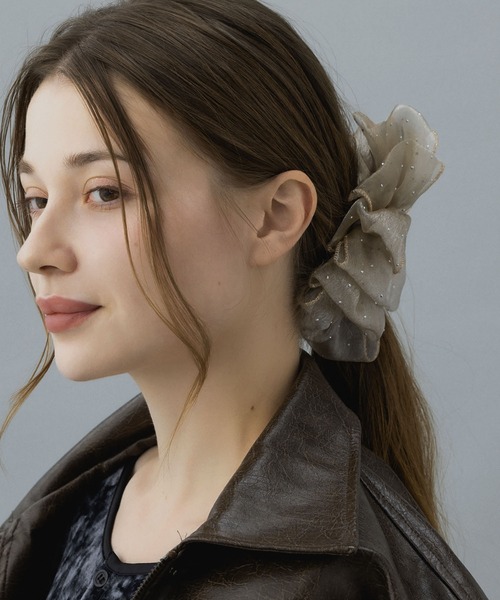 LA MUe(ラミュー)の「【LA MUE】オーガンジーフリルバナナクリップ(バレッタ/ヘアクリップ・レディース・ベージュ/ブラック/ピンク/ホワイト・FREE)」の14枚目の写真