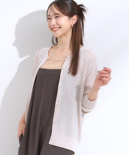 DRESKIP（ドレスキップ）の「【S-LL】透かし編みが大人上品 マルチボタンニットカーディガン（カーディガン/ボレロ・レディース・レッド系1/イエロー/ネイビー/ナチュラル・01/02/03/04）」の2枚目の写真