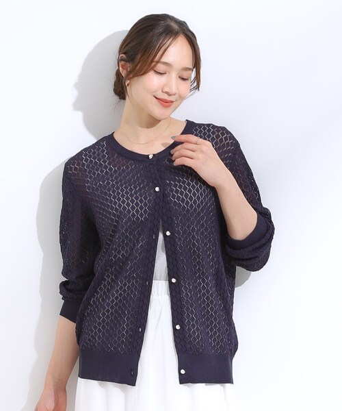 DRESKIP（ドレスキップ）の「【S-LL】透かし編みが大人上品 マルチボタンニットカーディガン（カーディガン/ボレロ・レディース・レッド系1/イエロー/ネイビー/ナチュラル・01/02/03/04）」の5枚目の写真