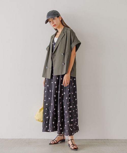 BAYFLOW（ベイフロー）の「[夏の羽織りに♪軽量薄手素材]フレンチスリーブテーラードサマージャケット（その他アウター・レディース・チャコール/グレイッシュベージュ/ライトブルー・SMALL/MEDIUM）」の4枚目の写真