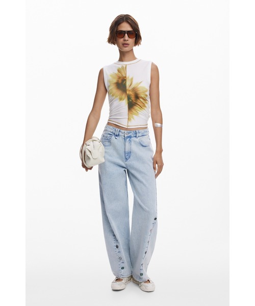 Desigual（デシグアル）の「ひまわりグラデーションノースリーブTシャツ（Tシャツ/カットソー・レディース・ホワイト・XL/S/L/M/XS）」の3枚目の写真