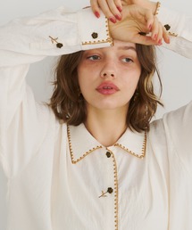 Unitage（ユニテージ）の「’’一輪のバラ’’シャツ（シャツ/ブラウス）」