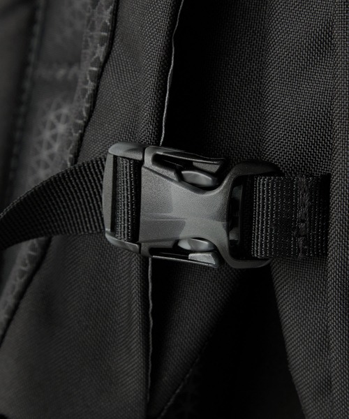 THE NORTH FACE（ザノースフェイス）の「【THE NORTH FACE / ザ・ノースフェイス】VAULT/ヴォルト 軽量 ワンポイントロゴ刺繍バックパック 27L（バックパック/リュック・メンズ・ブラック/ネイビー/カーキ/ライトグレー・FREE）」の7枚目の写真