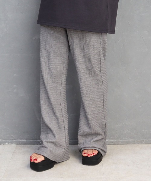 CECIL McBEE(セシルマクビー)の「ふくれジャガードフレアパンツ(その他パンツ・レディース・チャコールグレー/ブラック・MEDIUM/LARGE)」の1枚目の写真