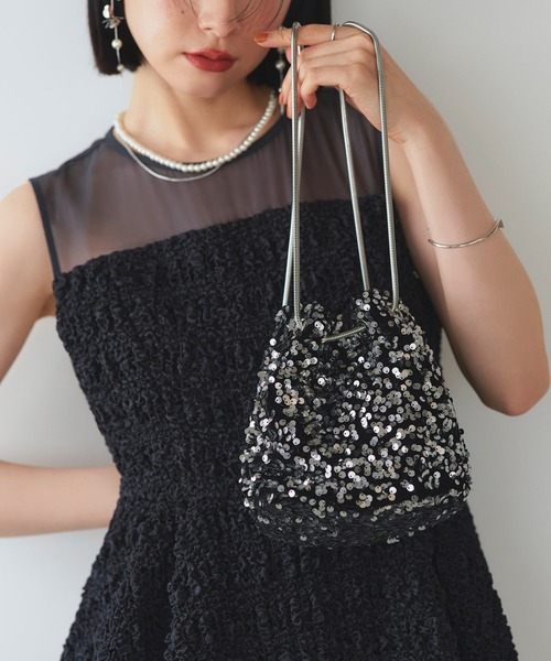 RUIRUE BOUTIQUE(ルイルエブティック)の「2way スパンコール 巾着 パーティーバッグ | レディース 結婚式 パーティー オケージョン セレモニー フォーマル お呼ばれ ハンドバッグ ショルダーバッグ(ハンドバッグ・レディース・ブラックミックス/グレー/シルバー/ブラック・FREE)」の1枚目の写真
