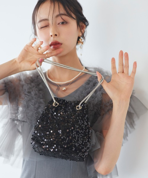 RUIRUE BOUTIQUE(ルイルエブティック)の「2way スパンコール 巾着 パーティーバッグ | レディース 結婚式 パーティー オケージョン セレモニー フォーマル お呼ばれ ハンドバッグ ショルダーバッグ(ハンドバッグ・レディース・ブラックミックス/グレー/シルバー/ブラック・FREE)」の13枚目の写真