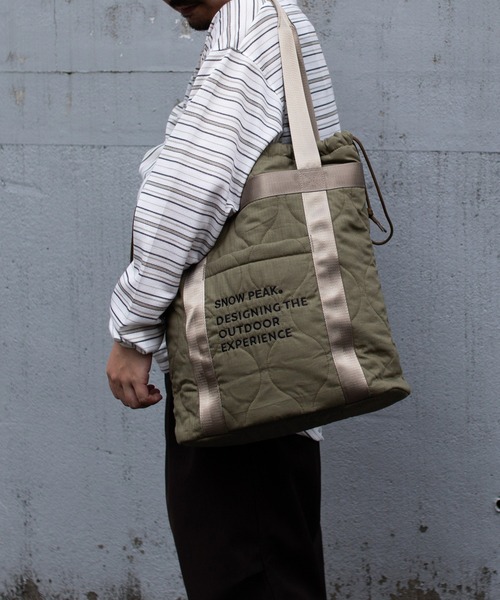 Snow Peak（スノーピーク）の「Snow Peak / Quilted Ripstop Tote キルティングリップストップ トートバッグ（トートバッグ・メンズ・ブラック/オリーブ・ONE SIZE）」の16枚目の写真
