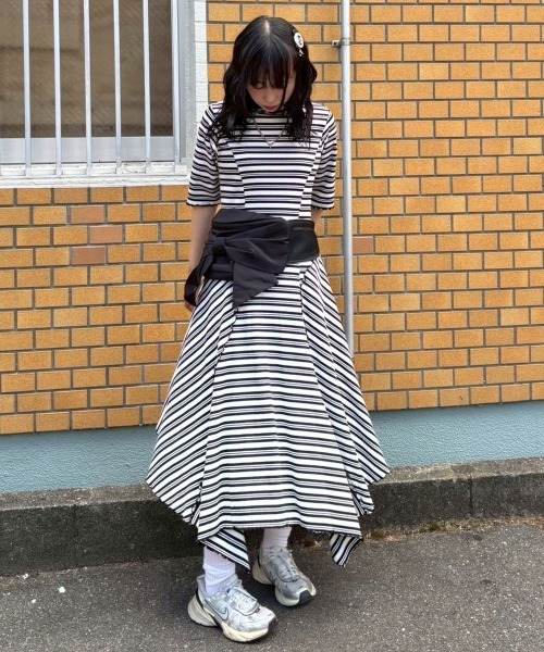 Candy Stripper(キャンディストリッパー)の「MULTI BORDER FLARE ワンピース(ワンピース・レディース・グレー/ブラック/ピンク・FREE)」の12枚目の写真