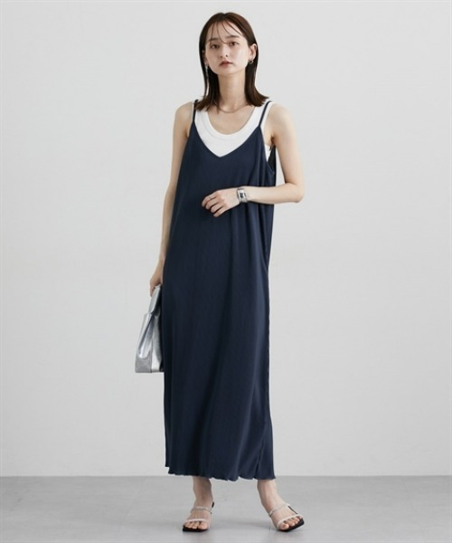 nissen（ニッセン）の「プリーツキャミワンピース（ワンピース・レディース・ブラック系その他/ブルー/ブラック/ベージュ・M/L/LL）」の4枚目の写真