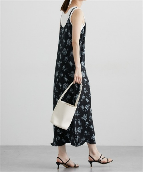 nissen（ニッセン）の「プリーツキャミワンピース（ワンピース・レディース・ブラック系その他/ブルー/ブラック/ベージュ・M/L/LL）」の11枚目の写真