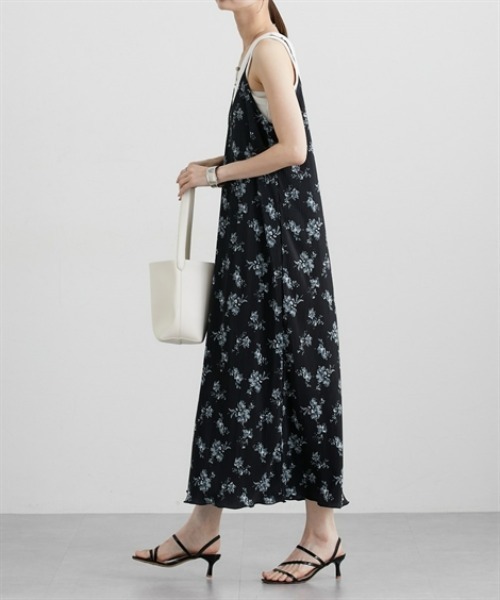 nissen（ニッセン）の「プリーツキャミワンピース（ワンピース・レディース・ブラック系その他/ブルー/ブラック/ベージュ・M/L/LL）」の12枚目の写真