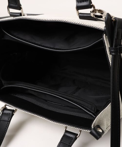 JILL STUART（ジルスチュアート）の「JILL STUART(ジル スチュアート)　パネル　2WAYハンド（ハンドバッグ・レディース・ホワイト×ブラック/ブラック/キャメル/ピンク・FREE）」の7枚目の写真