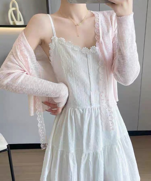 gossip!ロサンゼルス(ゴシップロサンゼルス)の「刺繍レースフリル 総柄シャーリングキャミミニワンピース(ワンピース・レディース・ホワイト・M/S)」の5枚目の写真