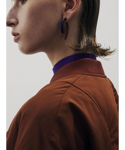 UN3D.（アンスリード）の「BI-COLOR DROP PIERCE / バイカラードロップピアス（ピアス（両耳用）・レディース・シルバー/イエロー/ネイビー・FREE）」の5枚目の写真