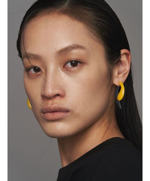 UN3D.（アンスリード）の「BI-COLOR DROP PIERCE / バイカラードロップピアス（ピアス（両耳用）・レディース・シルバー/イエロー/ネイビー・FREE）」の11枚目の写真