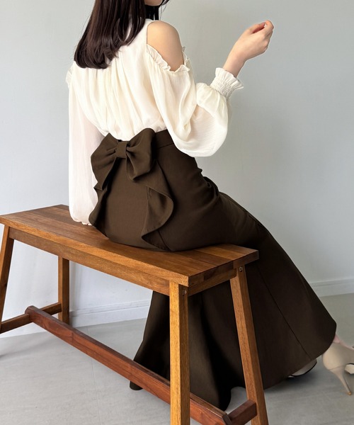 junoah（ジュノア）の「バックリボンマーメイドスカート（裏地無し）（スカート・レディース・ブラック/ダークベージュ/ダークグレー/ブラウン/ボルドー・LARGE/MEDIUM/SMALL/X-LARGE）」の3枚目の写真