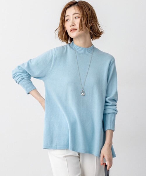 23区 L(ニジュウサンクオオキイサイズ)の「【洗える】ピュアカシミヤ フレア ニット(ニット/セーター・レディース・ブルー系/イエロー系/ライトグレー系/スカイブルー系・46/44)」の2枚目の写真