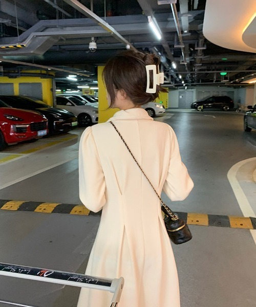 Mejoul(メジュール)の「ハーフジップ ハートチャーム フレア スウェットワンピース(ワンピース・レディース・アイボリー/ブラック・M/L)」の8枚目の写真