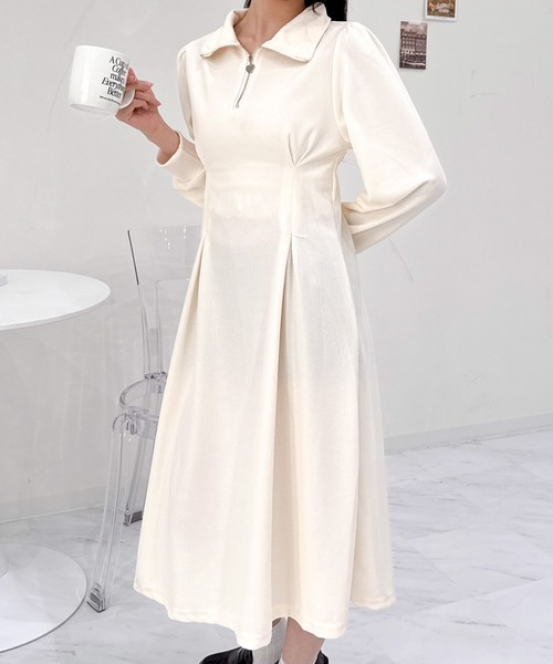 Mejoul(メジュール)の「ハーフジップ ハートチャーム フレア スウェットワンピース(ワンピース・レディース・アイボリー/ブラック・M/L)」の12枚目の写真