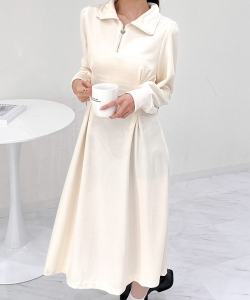 Mejoul(メジュール)の「ハーフジップ ハートチャーム フレア スウェットワンピース(ワンピース・レディース・アイボリー/ブラック・M/L)」の14枚目の写真