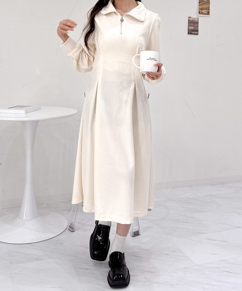 Mejoul(メジュール)の「ハーフジップ ハートチャーム フレア スウェットワンピース(ワンピース・レディース・アイボリー/ブラック・M/L)」の15枚目の写真