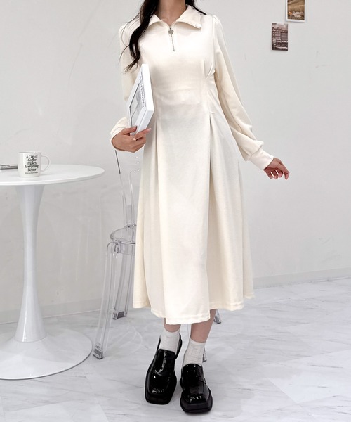 Mejoul(メジュール)の「ハーフジップ ハートチャーム フレア スウェットワンピース(ワンピース・レディース・アイボリー/ブラック・M/L)」の21枚目の写真