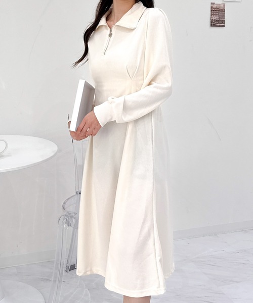 Mejoul(メジュール)の「ハーフジップ ハートチャーム フレア スウェットワンピース(ワンピース・レディース・アイボリー/ブラック・M/L)」の19枚目の写真