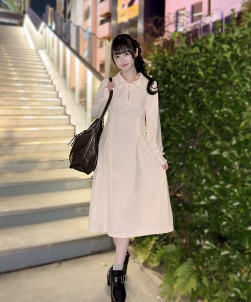 Mejoul(メジュール)の「ハーフジップ ハートチャーム フレア スウェットワンピース(ワンピース・レディース・アイボリー/ブラック・M/L)」の22枚目の写真