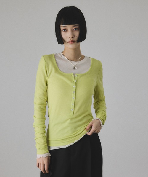 ADAM ET ROPE'(アダムエロペ)の「ヘンリーネックカットオフウールプルオーバー(Tシャツ/カットソー・レディース・グリーン系その他/ブラウン系その他2/キナリ/ブラック/レッド・FREE)」の15枚目の写真