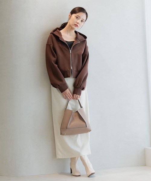 Andemiu(アンデミュウ)の「ベロアIラインスカート591940(スカート・レディース・ブラック/アイボリー/ブラウン・SMALL/MEDIUM)」の13枚目の写真