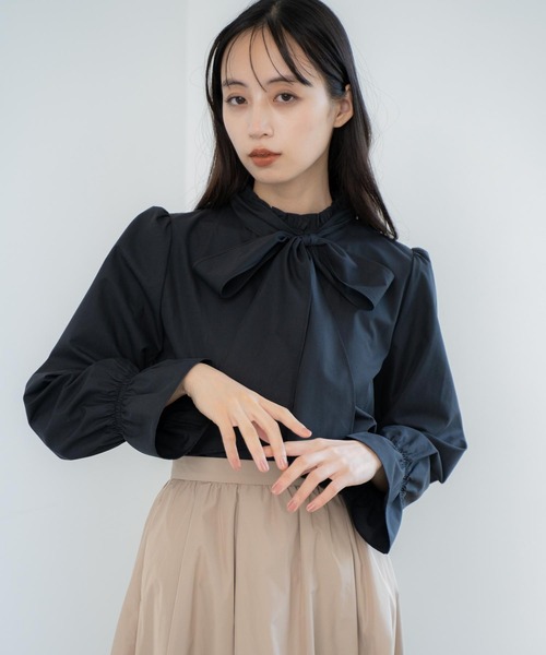 NOELA(ノエラ)の「ボウタイフリルブラウス(シャツ/ブラウス・レディース・ブラック/オフホワイト・フリー)」の2枚目の写真