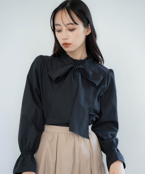 NOELA(ノエラ)の「ボウタイフリルブラウス(シャツ/ブラウス・レディース・ブラック/オフホワイト・フリー)」の4枚目の写真