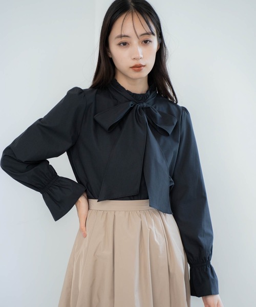 NOELA(ノエラ)の「ボウタイフリルブラウス(シャツ/ブラウス・レディース・ブラック/オフホワイト・フリー)」の6枚目の写真