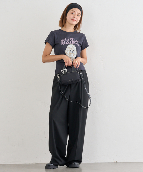 U by SPICK&SPAN(ユーバイスピックアンドスパン)の「GANNI/ガニー Bucky Polochon Small(ショルダーバッグ・レディース・キャメル/ブラック・FREE)」の5枚目の写真