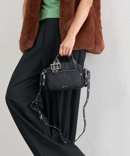 U by SPICK&SPAN(ユーバイスピックアンドスパン)の「GANNI/ガニー Bucky Polochon Small(ショルダーバッグ・レディース・キャメル/ブラック・FREE)」の6枚目の写真