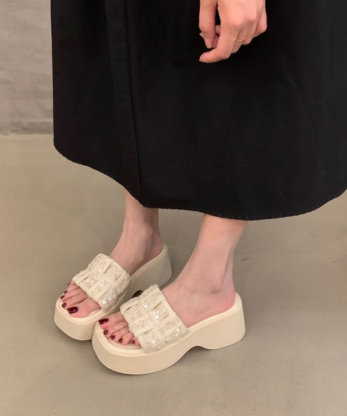 FUNdaysion(ファンデイション)の「スパンコール厚底サンダル(サンダル・レディース・シルバー/ブラック/アイボリー・23.5cm/23cm/24cm)」の6枚目の写真