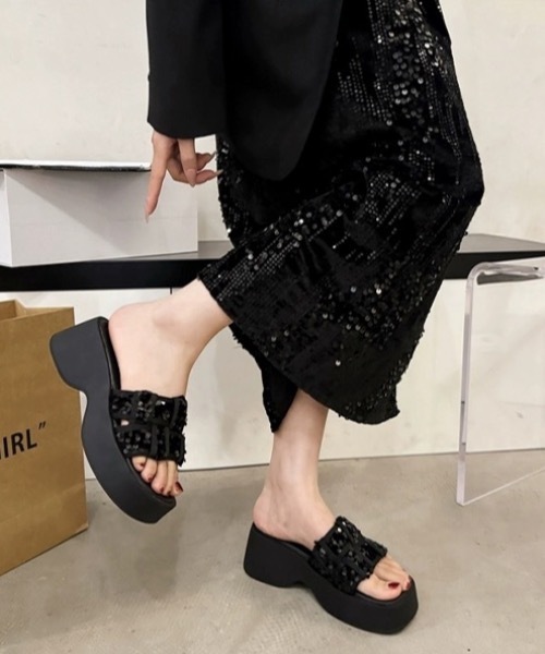 FUNdaysion(ファンデイション)の「スパンコール厚底サンダル(サンダル・レディース・シルバー/ブラック/アイボリー・23.5cm/23cm/24cm)」の19枚目の写真