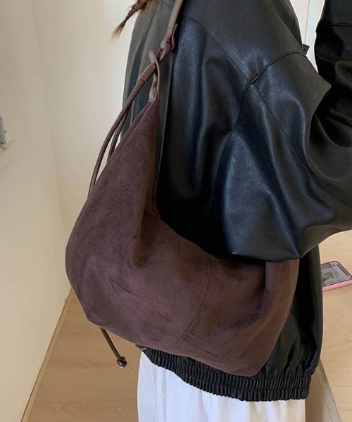 mebole(メボレ)の「Cozy Move Tie bag(ショルダーバッグ・レディース・ブラック/キャメル/ダークブラウン・FREE)」の19枚目の写真